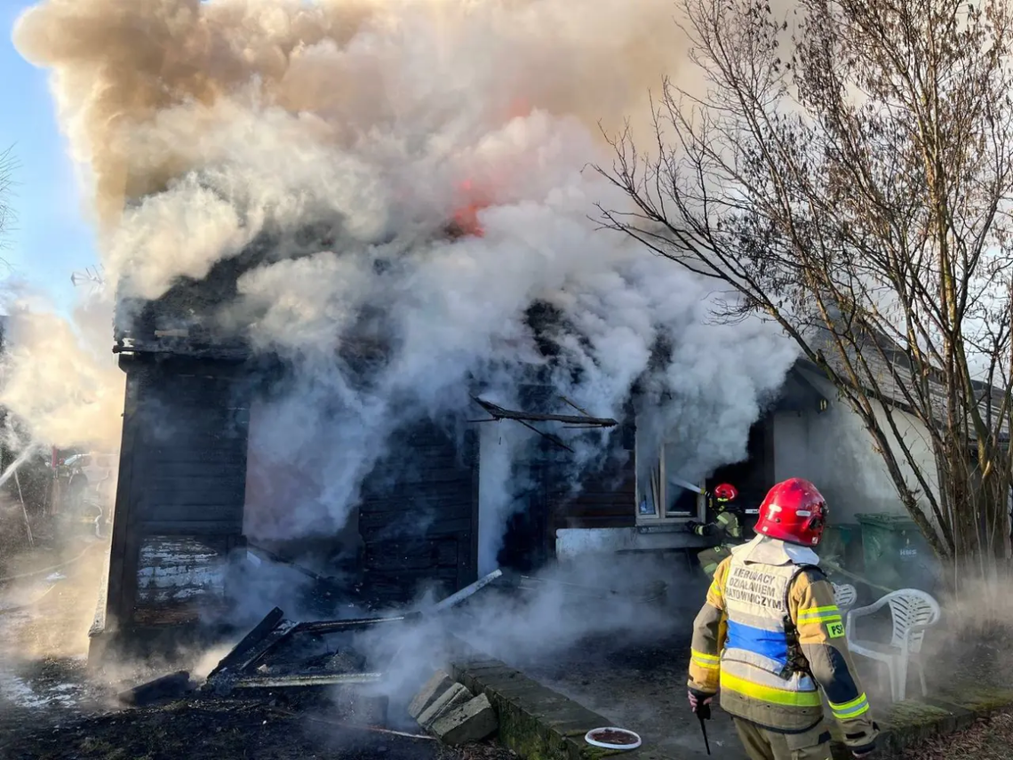 Pożar drewnianego domu w powiecie koneckim Pożar drewnianego domu w powiecie koneckim