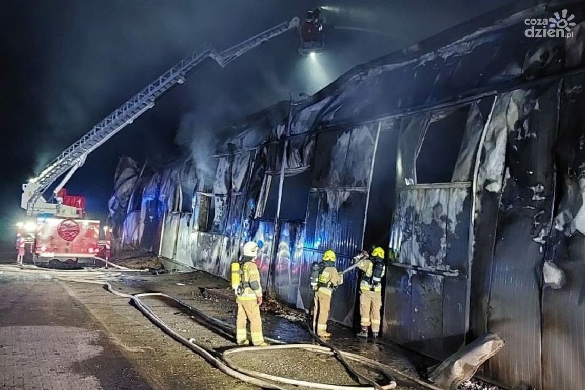 Pożar magazynu w powiecie pińczowskim Pożar magazynu w powiecie pińczowskim