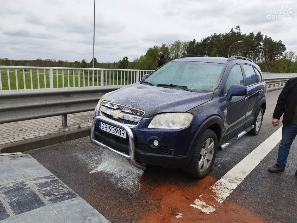 Pożar samochodu z instalacją LPG na S7 Pożar samochodu z instalacją LPG na S7