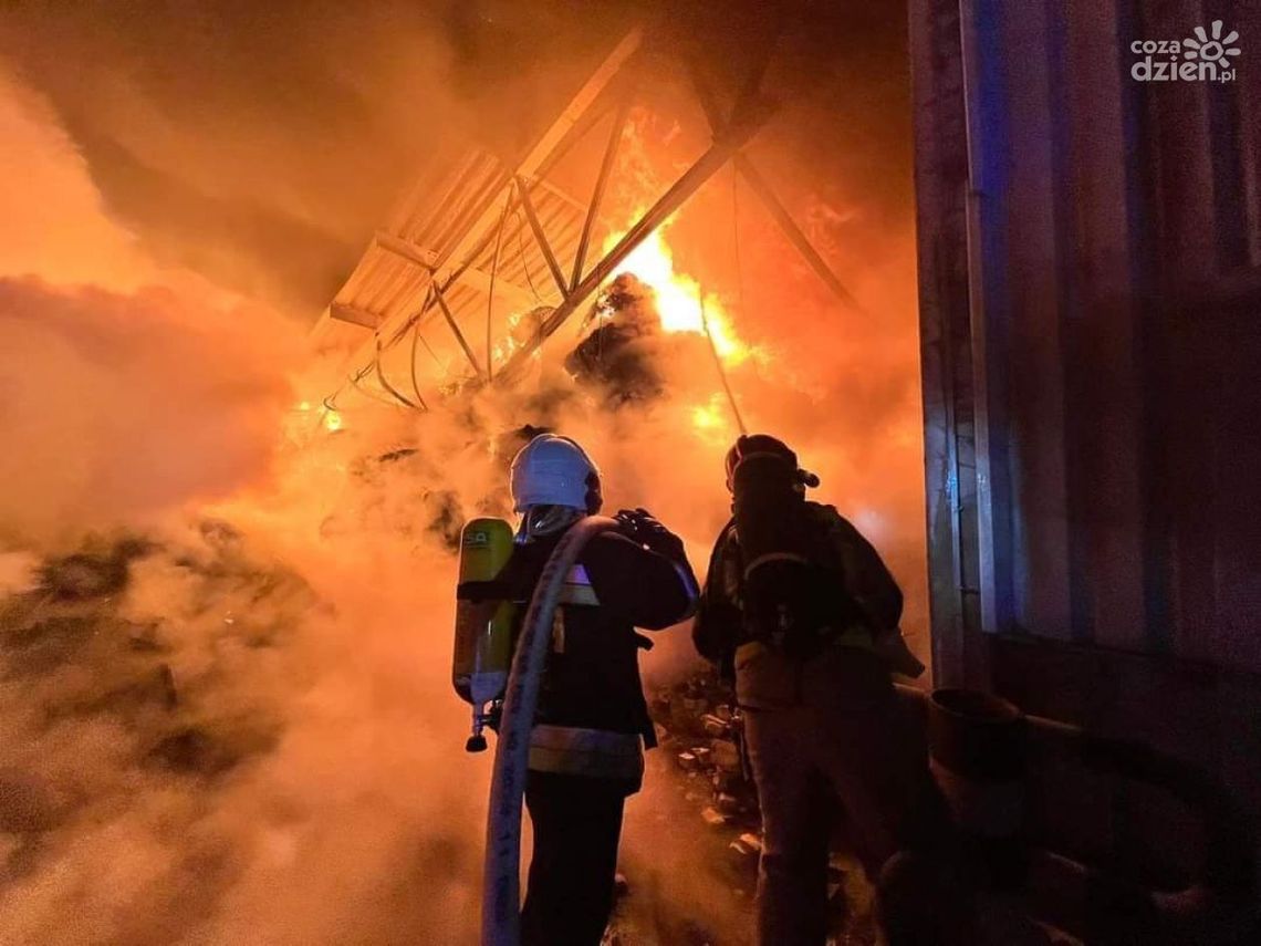 Pożar składowiska w Promniku k. Kielc Pożar składowiska w Promniku k. Kielc