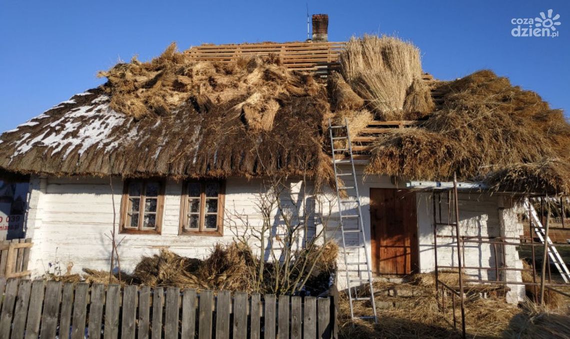 Prace konserwatorskie w Tokarni - dawny blask odzyskają dwie chałupy Prace konserwatorskie w Tokarni - dawny blask odzyskają dwie chałupy