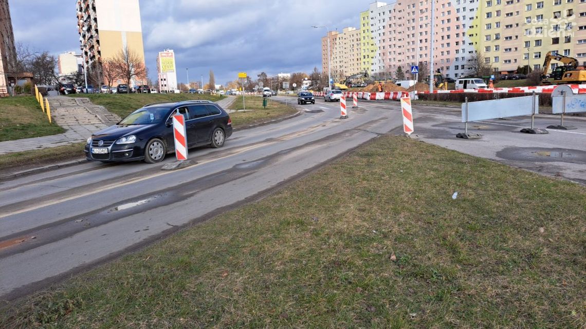 Prace na ostrowieckim odcinku drogi 754 dzielone na etapy Prace na ostrowieckim odcinku drogi 754 dzielone na etapy