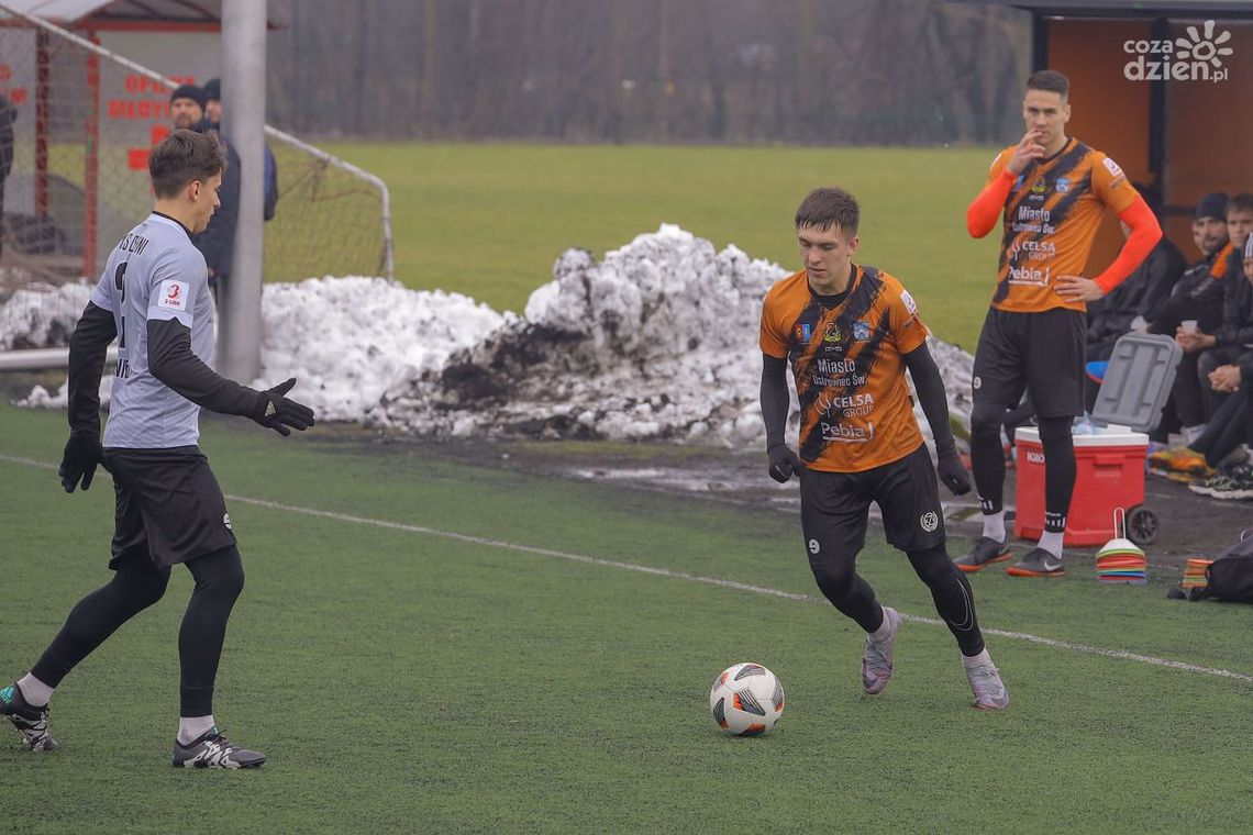 Pracowita środa pilkarzy ostrowieckiego KSZO