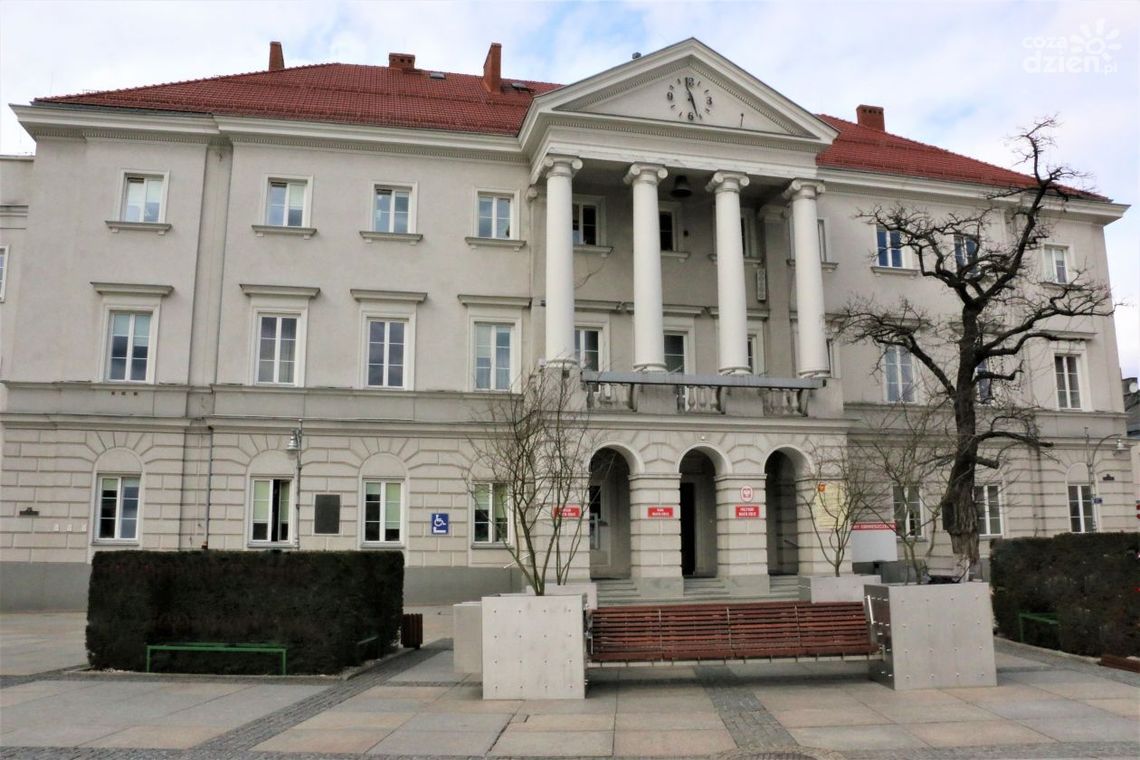 Pracownicy kieleckiego Ratusza chcą podwyżek Pracownicy kieleckiego Ratusza chcą podwyżek