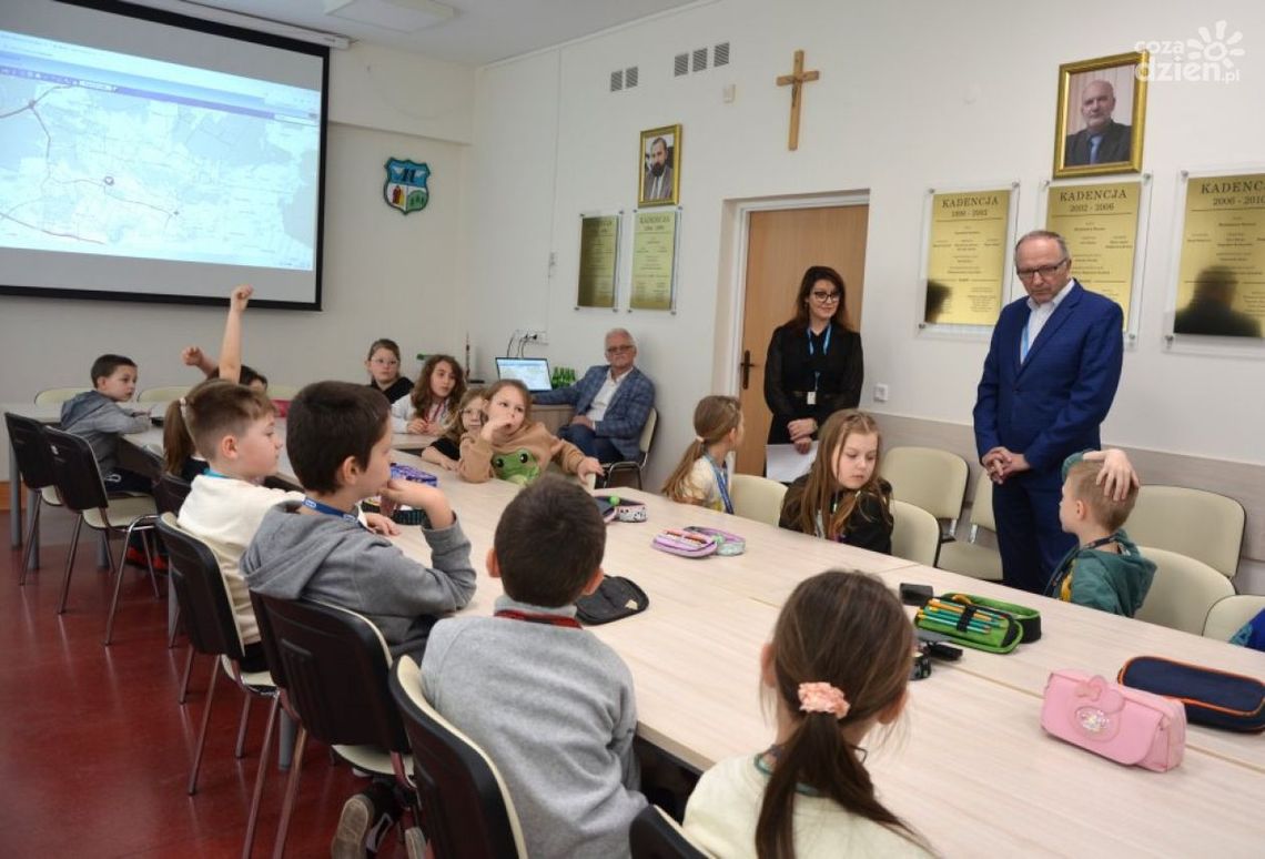 Praktyczny wymiar geometrii czyli Szkoła Podstawowa w Masłowie z dotacją mFundacji Praktyczny wymiar geometrii czyli Szkoła Podstawowa w Masłowie z dotacją mFundacji