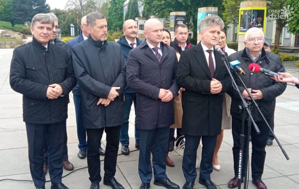 Prawo i Sprawiedliwość w ofensywie Prawo i Sprawiedliwość w ofensywie