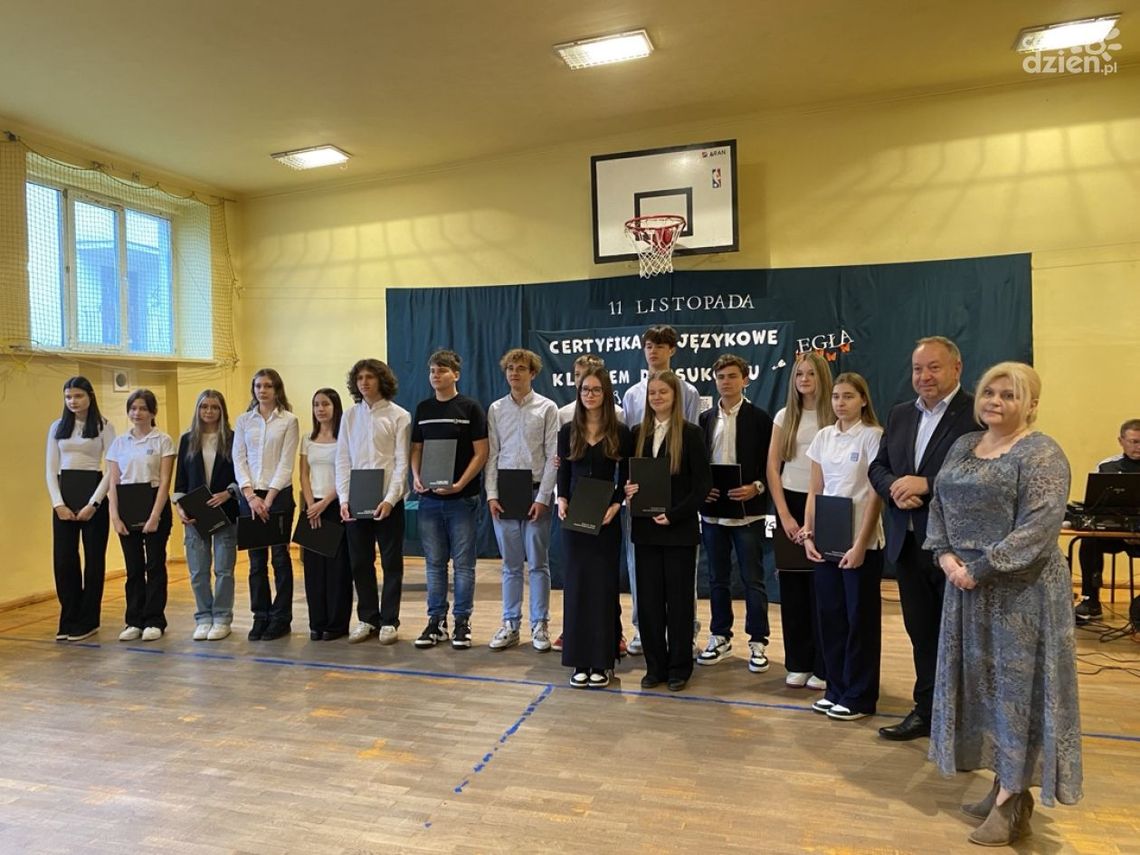 Prestiżowe certyfikaty Cambridge dla uczniów z Ostrowca dzięki wsparciu gminy Prestiżowe certyfikaty Cambridge dla uczniów z Ostrowca dzięki wsparciu gminy