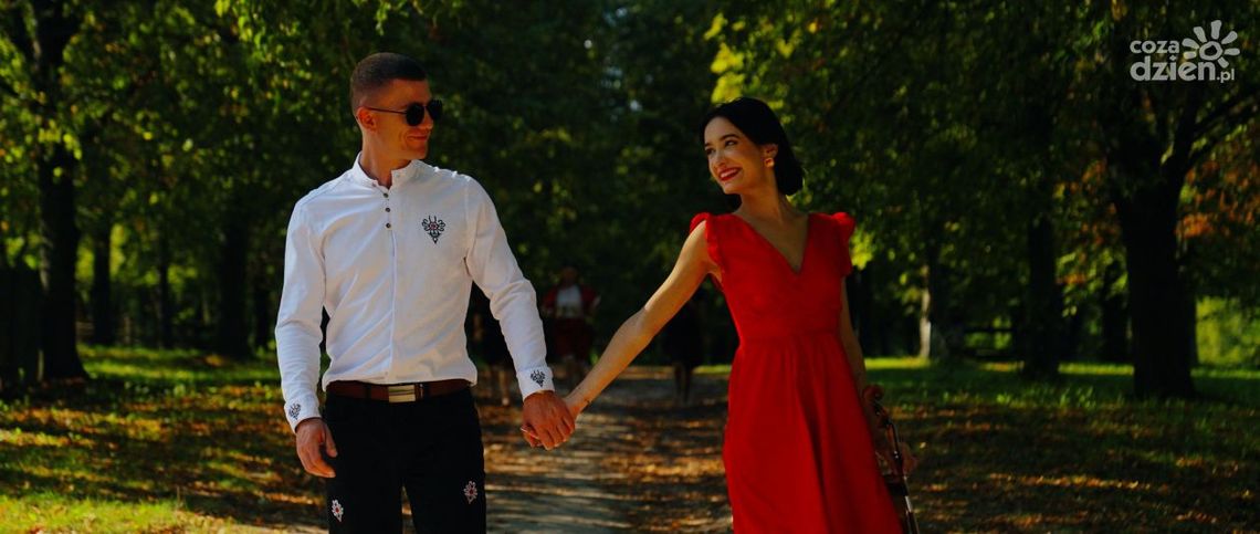 Prezenter Radia Rekord w folkowej odsłonie. Fox Folk prezentuje singiel „Słowo” Prezenter Radia Rekord w folkowej odsłonie. Fox Folk prezentuje singiel „Słowo”