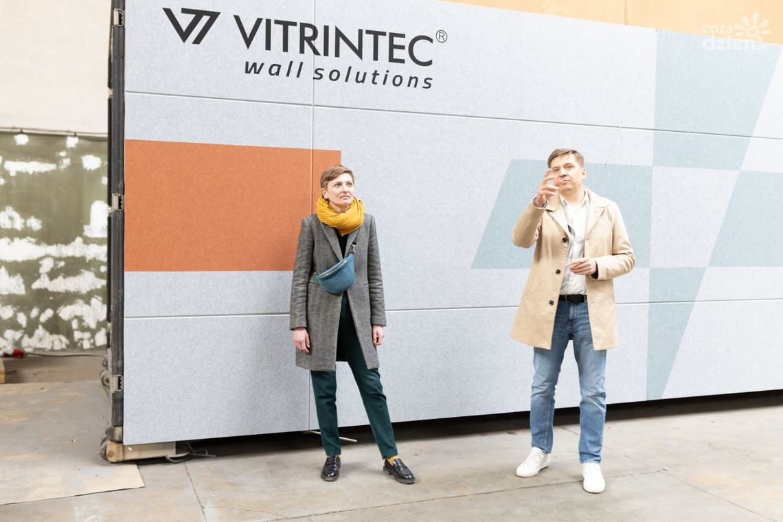 Prezydentka Kielc z wizytą w firmie Vitrintec Prezydentka Kielc z wizytą w firmie Vitrintec