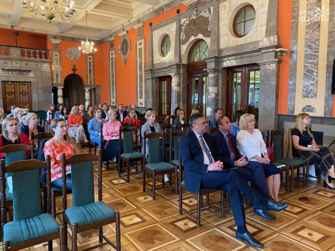 Program stypendialny dla uczniów ujawniony