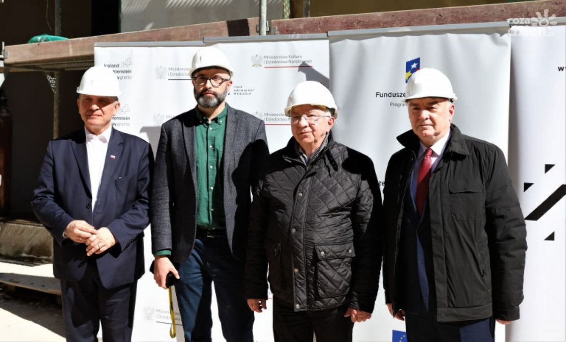 Przebudowa teatru zgodnie z planem Przebudowa teatru zgodnie z planem