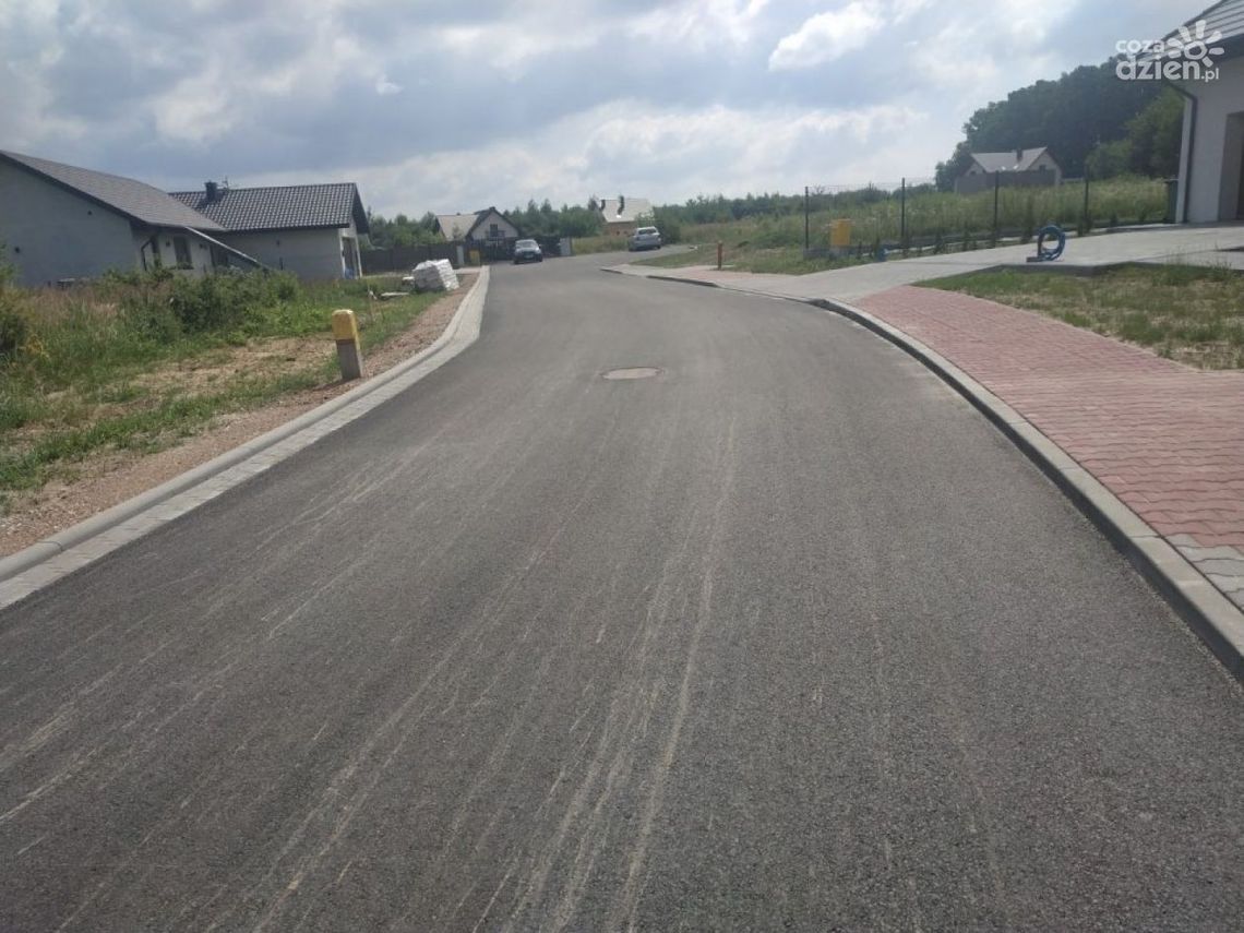 Przebudowano ulicę Jesienną i Letnią w Bilczy Przebudowano ulicę Jesienną i Letnią w Bilczy