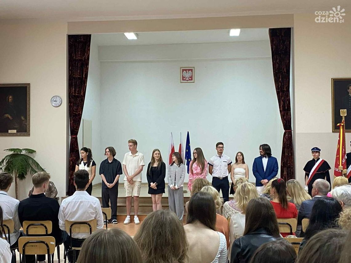 Przed ostatnią klasą. Licealiści szykują się do matury i wybierają przyszłość Przed ostatnią klasą. Licealiści szykują się do matury i wybierają przyszłość