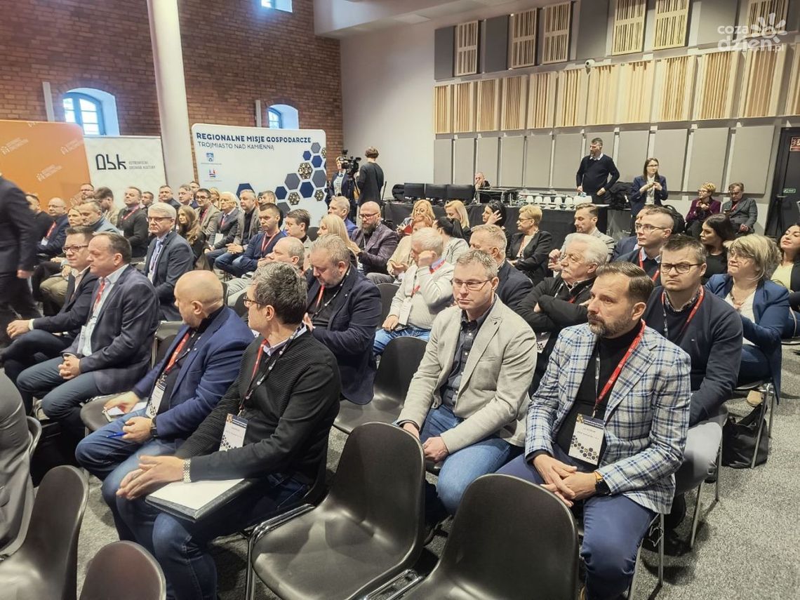 Przedsiębiorcy i samorządowcy spotkali się, aby rozmawiać o nadchodzących inwestycjach Przedsiębiorcy i samorządowcy spotkali się, aby rozmawiać o nadchodzących inwestycjach
