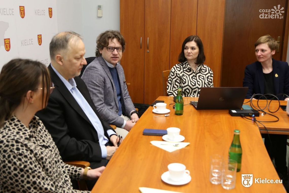 Przedstawiciele kilku polskich miast poznają walory Kielc
