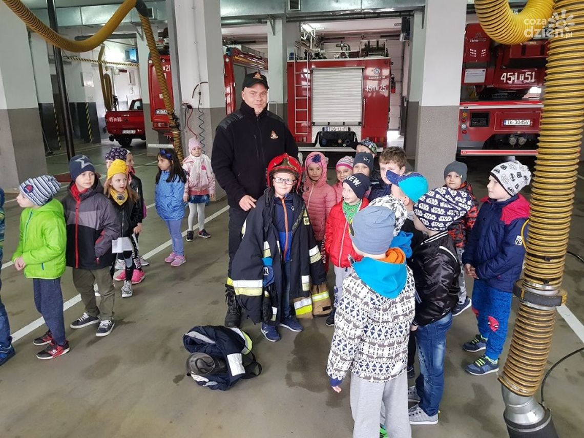 Przedszkolaki poznały pracę strażaków Przedszkolaki poznały pracę strażaków