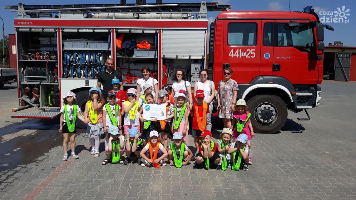 Przedszkolaki poznały pracę strażaków Przedszkolaki poznały pracę strażaków