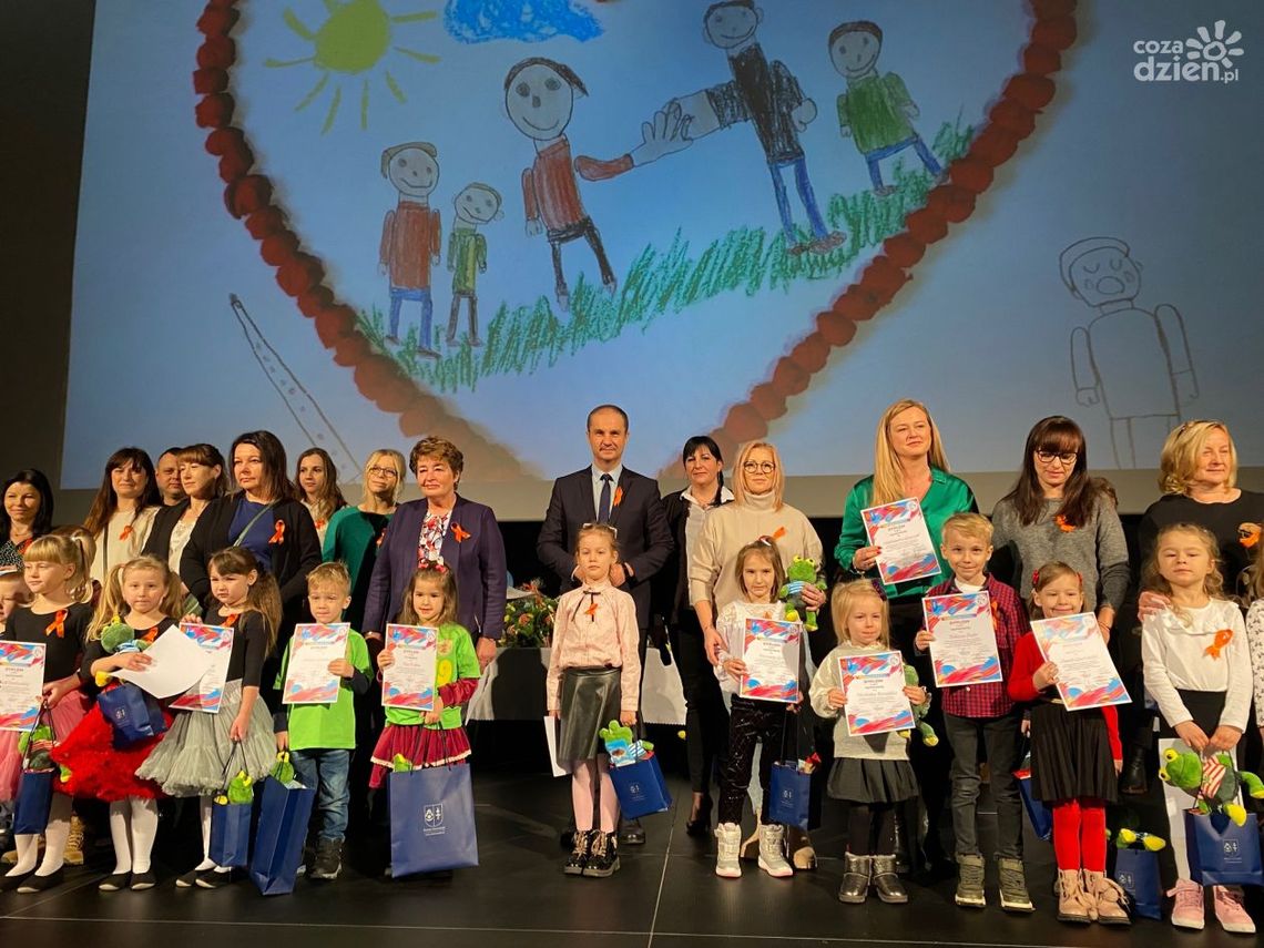 "Przemoc to niemoc". Konkurs z rekordową liczbą uczestników "Przemoc to niemoc". Konkurs z rekordową liczbą uczestników