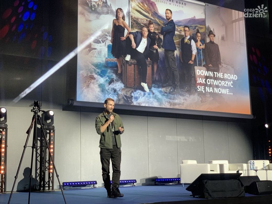 Przemysław Kossakowski na konferencji w Kielcach Przemysław Kossakowski na konferencji w Kielcach