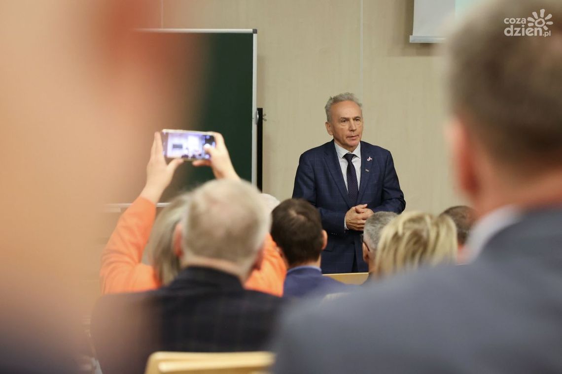 Przemysłowe dziedzictwo z nowym impulsem – powstaje ośrodek badawczy przy Politechnice Świętokrzyskiej Przemysłowe dziedzictwo z nowym impulsem – powstaje ośrodek badawczy przy Politechnice Świętokrzyskiej