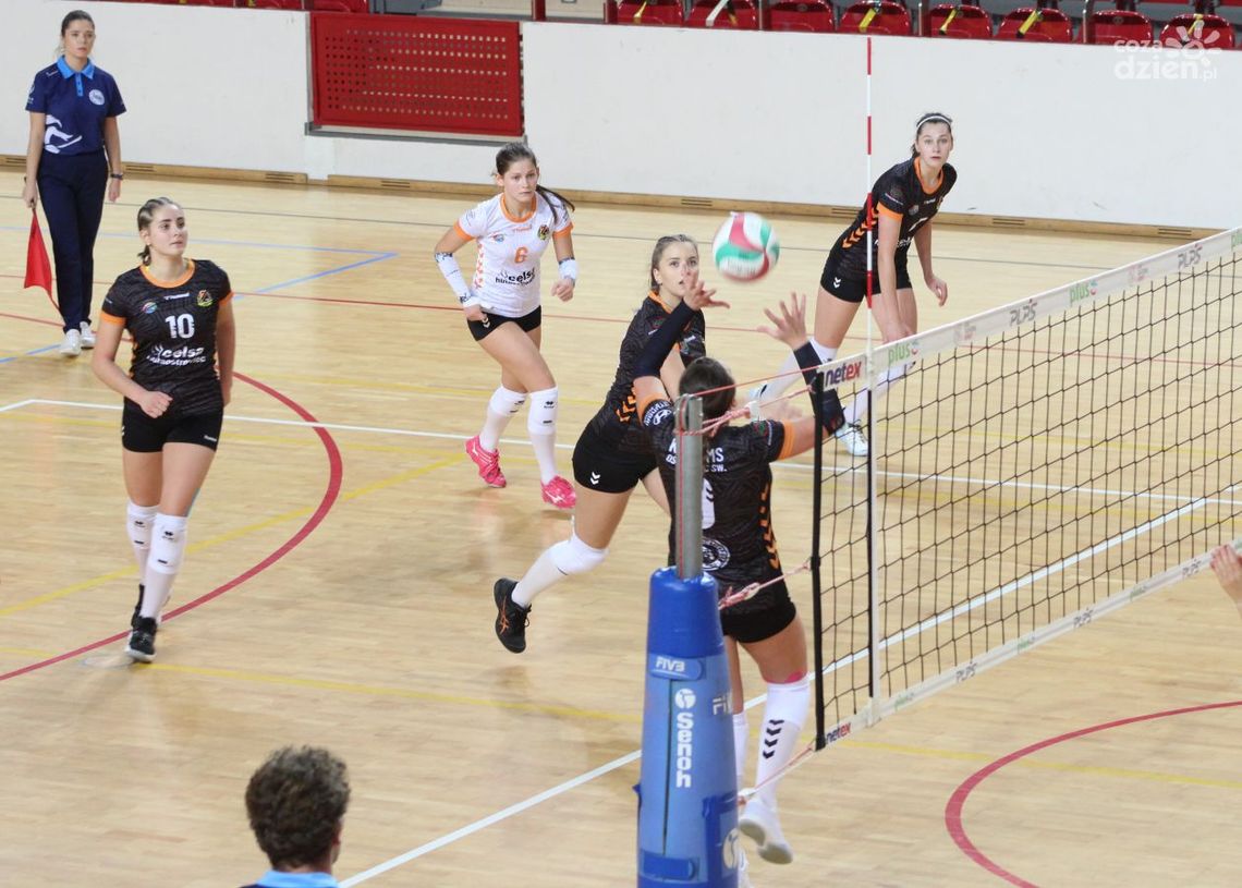 Przerwa świąteczno - noworoczna już za siatkarkami KSZO SMS