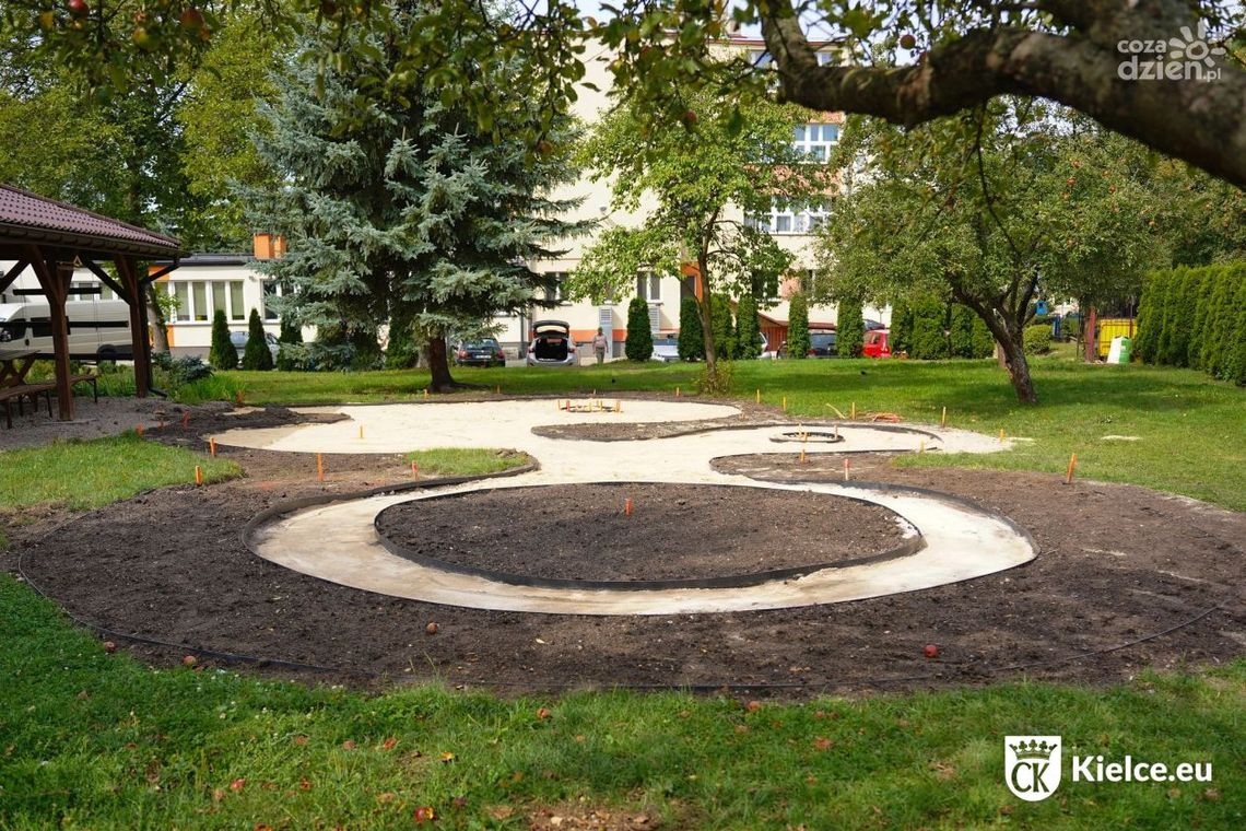 Przy Szkole Podstawowej w Kielcach powstaje ogród sensoryczny