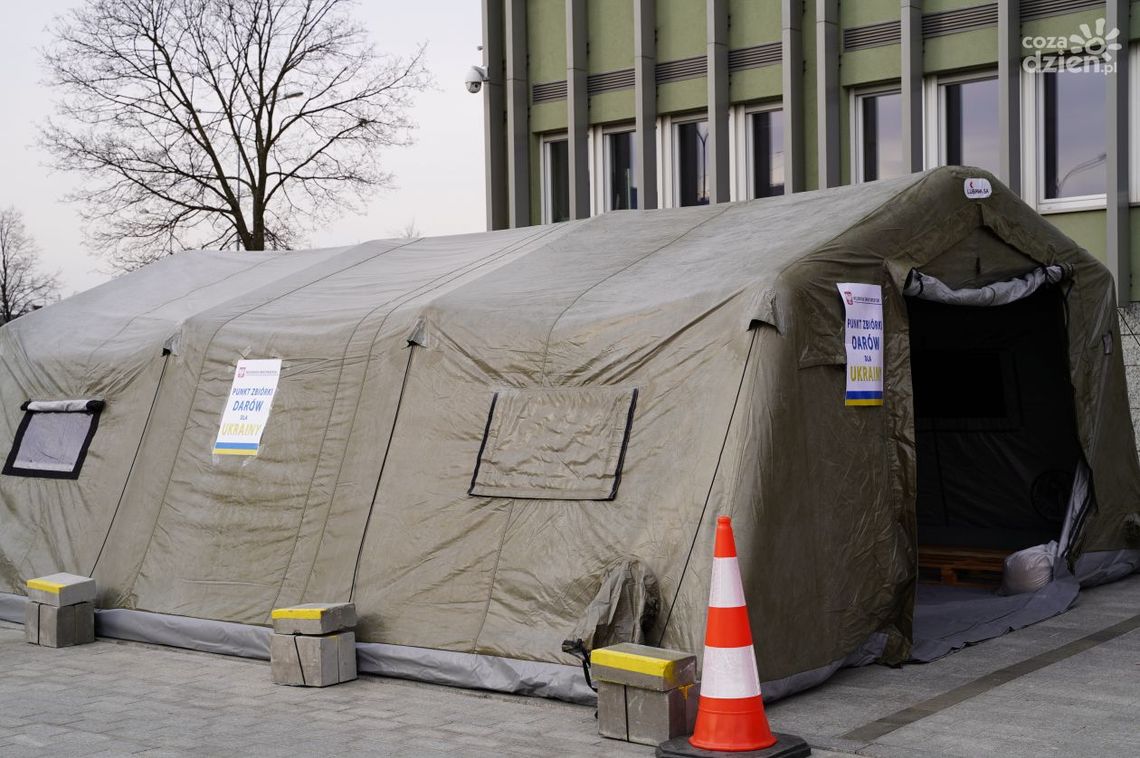 Przy urzędzie wojewódzkim uruchomiono punkt zbiórki darów dla uchodźców 