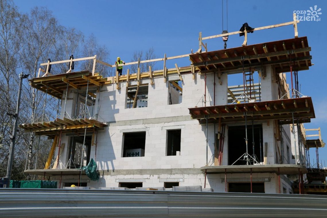 Przybywa pięter w starachowickich mieszkaniach Przybywa pięter w starachowickich mieszkaniach