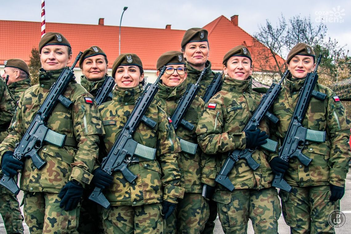 PRZYSIĘGA WOJSKOWA KOŃCZY „FERIE Z WOT” PRZYSIĘGA WOJSKOWA KOŃCZY „FERIE Z WOT”