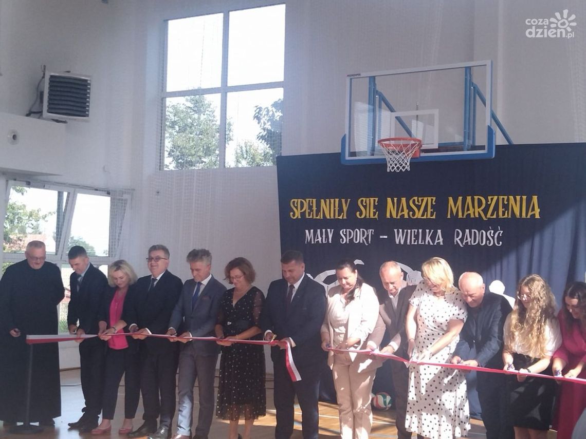 Psary Stara Wieś z nową halą Psary Stara Wieś z nową halą