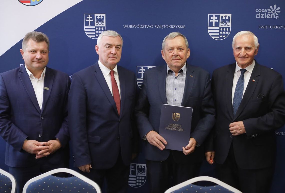 Pszczelarze z pomocą finansową
Pszczelarze z pomocą finansową