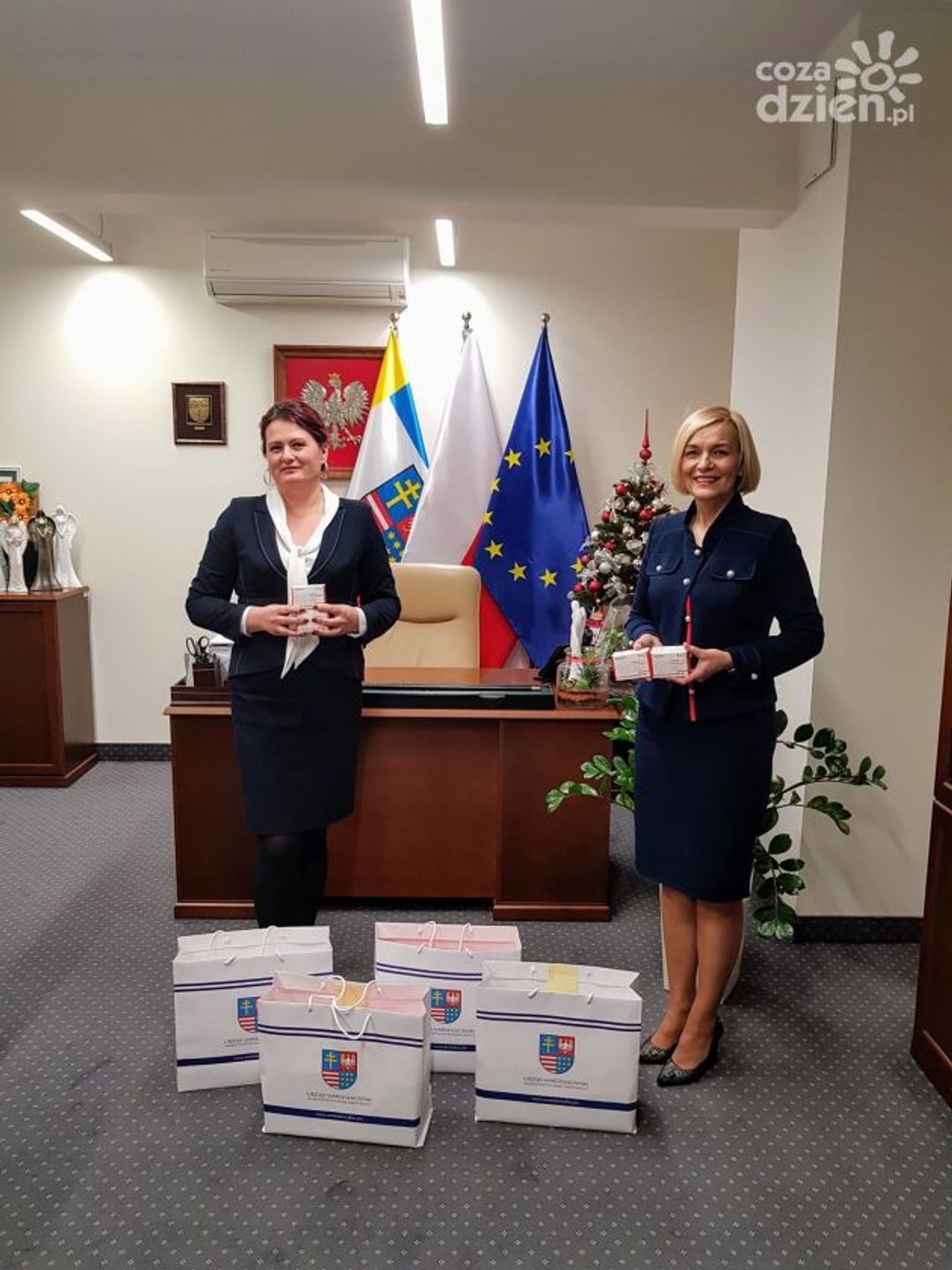 Pulsoksymetry dla powiatu ostrowieckiego. Urządzenia pomagają chorym na Covid-19 Pulsoksymetry dla powiatu ostrowieckiego. Urządzenia pomagają chorym na Covid-19