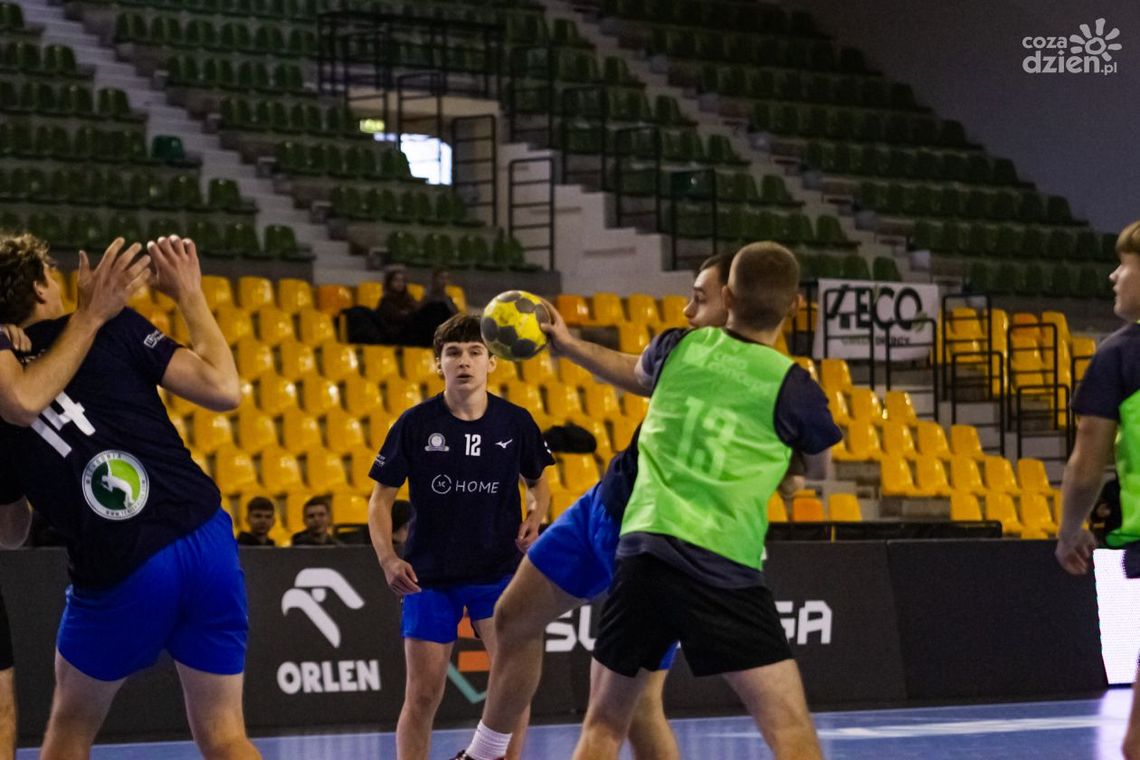 PZS Chęciny Mistrzem Małej Ligi Piłki Ręcznej 2024/2025 (Zdjęcia) PZS Chęciny Mistrzem Małej Ligi Piłki Ręcznej 2024/2025 (Zdjęcia)