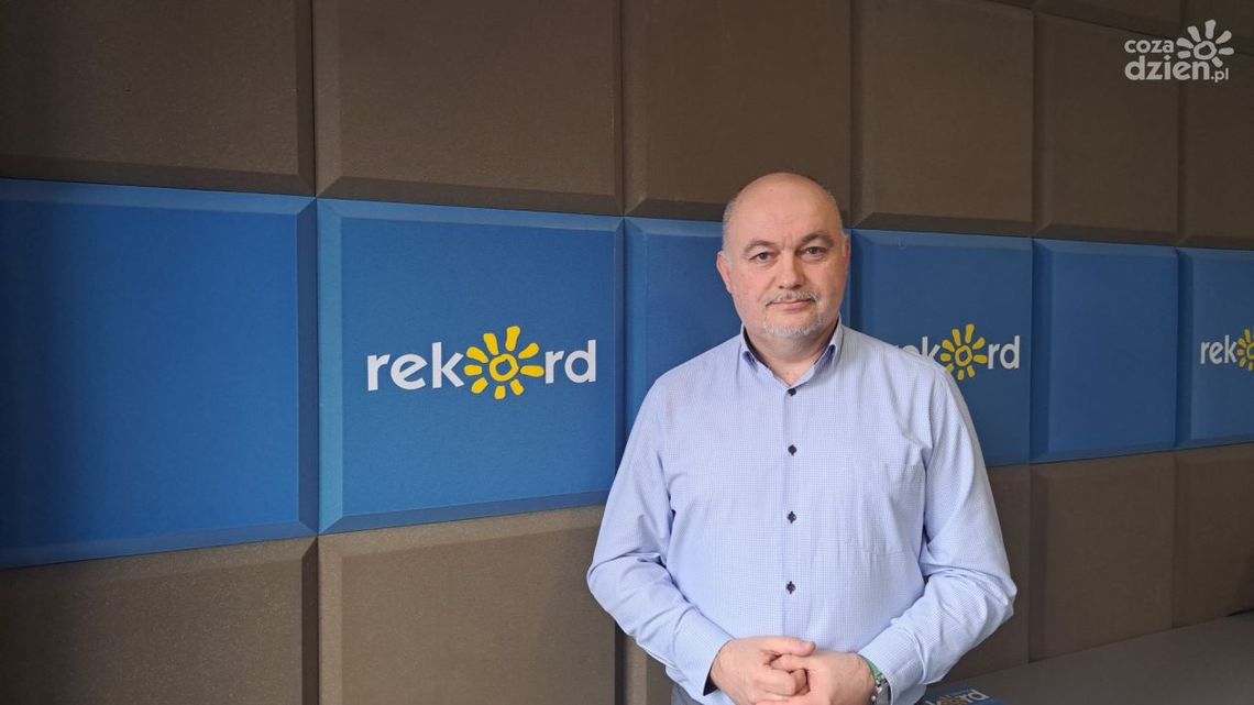 R. Burda: Dzięki dopłatom mieszkańcy gminy Bodzechów mają pełny dostęp do publicznej komunikacji R. Burda: Dzięki dopłatom mieszkańcy gminy Bodzechów mają pełny dostęp do publicznej komunikacji