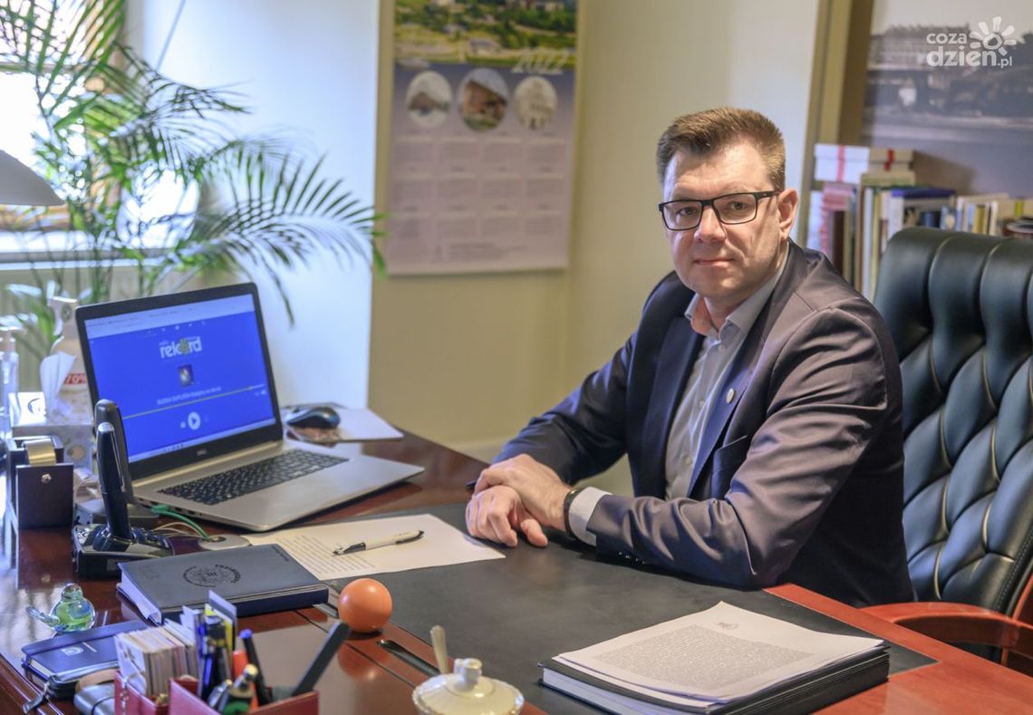 Radio Rekord już niebawem na FM w Kielcach i Sandomierzu Radio Rekord już niebawem na FM w Kielcach i Sandomierzu