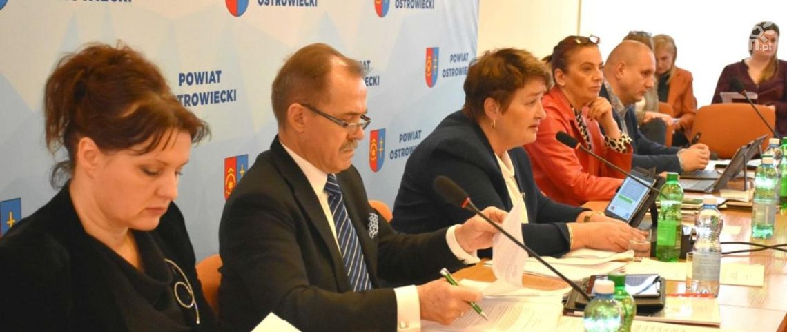 Radni chcą sprawdzić czy w ostrowieckim PCPR dochodziło do mobbingu