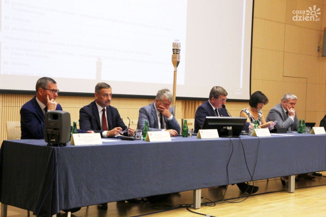 Radni Sejmiku za podtrzymaniem uchwały sprzeciwiającej się ideologii LGBT Radni Sejmiku za podtrzymaniem uchwały sprzeciwiającej się ideologii LGBT