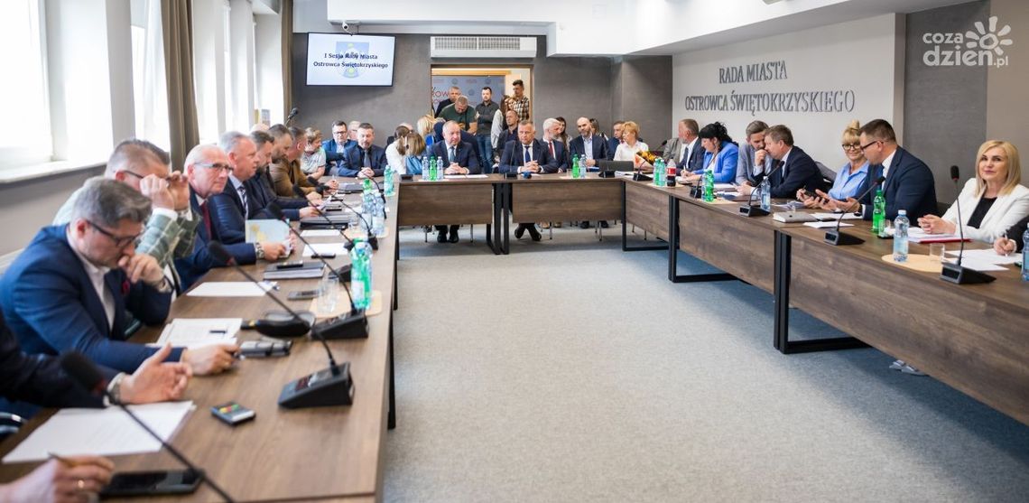 Radni z klubu PiS w ostrowieckiej radzie miasta chcą w ciągu roku podatkowego zmniejszyć stawki lokalnych podatków Radni z klubu PiS w ostrowieckiej radzie miasta chcą w ciągu roku podatkowego zmniejszyć stawki lokalnych podatków