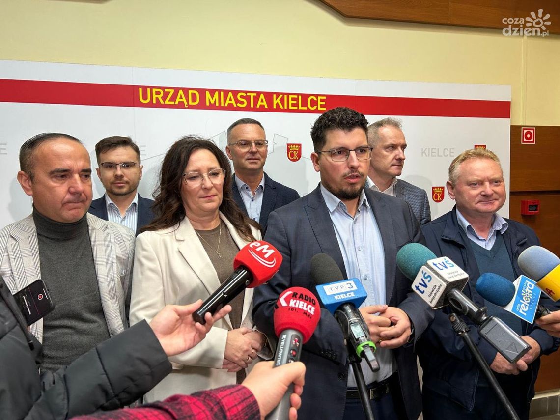 Radny Marcin Stępniewski krytykuje pomysł przekazania miejskich parkingów prywatnemu podmiotowi Radny Marcin Stępniewski krytykuje pomysł przekazania miejskich parkingów prywatnemu podmiotowi