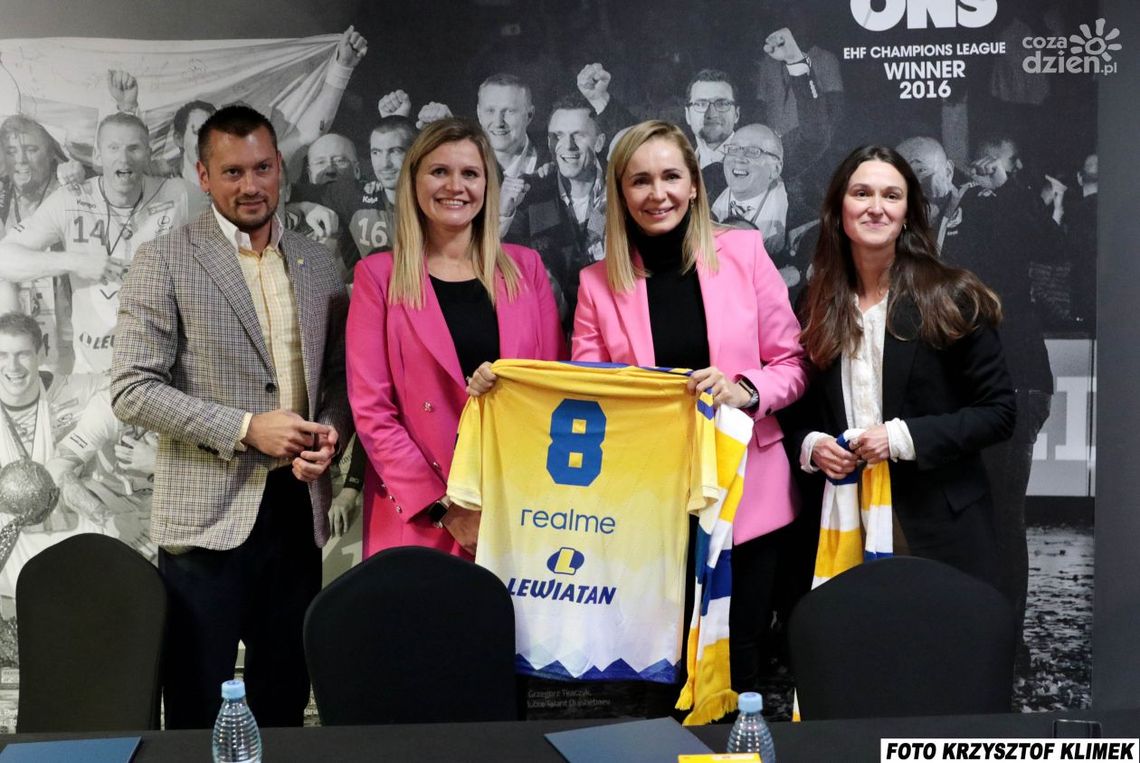 Realme nowym sponsorem Industria Kielce(zdjęcia) Realme nowym sponsorem Industria Kielce(zdjęcia)