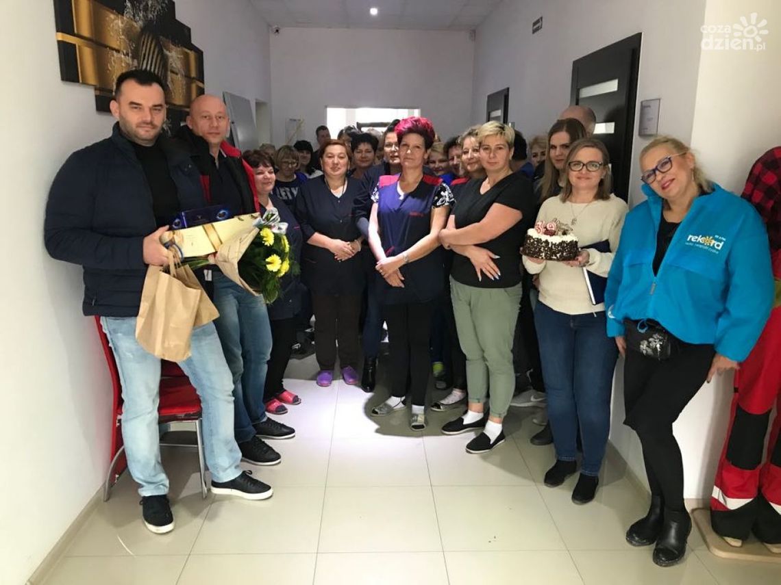 Rekordowa Niespodzianka dla przystojnego szefa