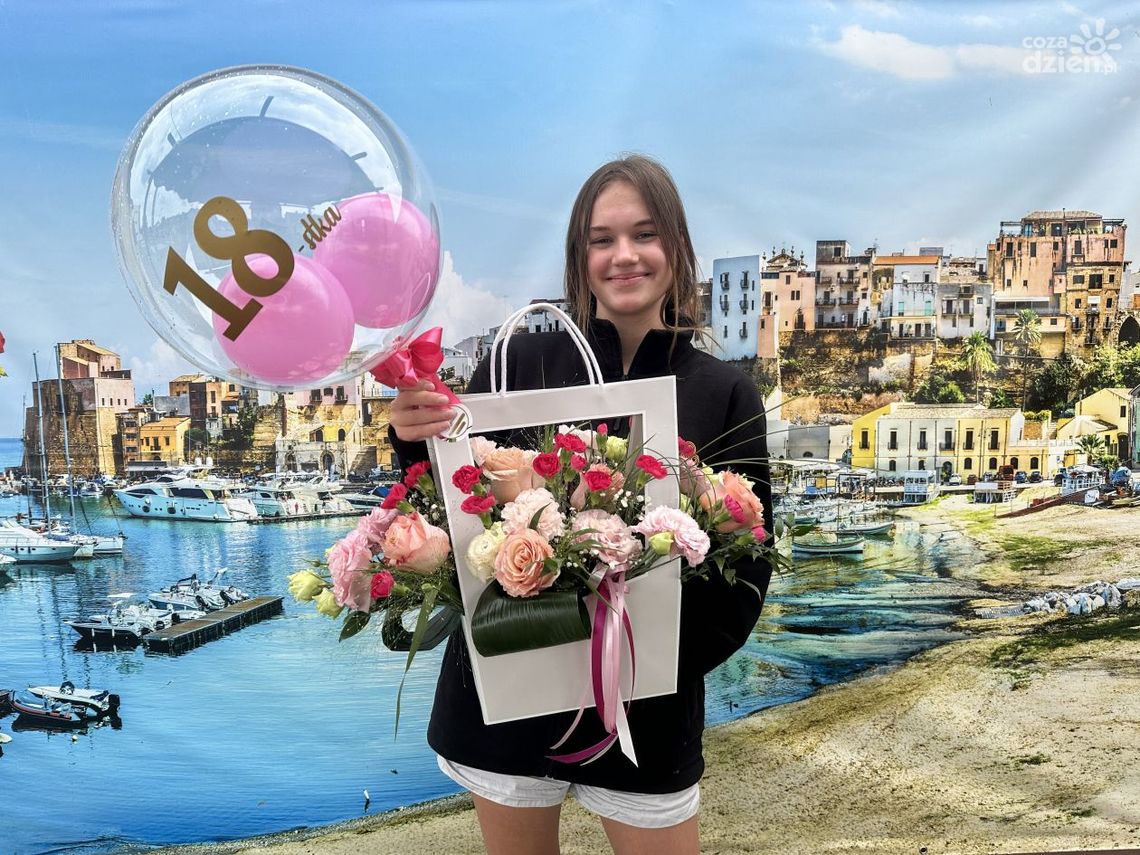 Rekordowa Niespodzianka w Ćmielowie z okazji 18-tych urodzin Julii