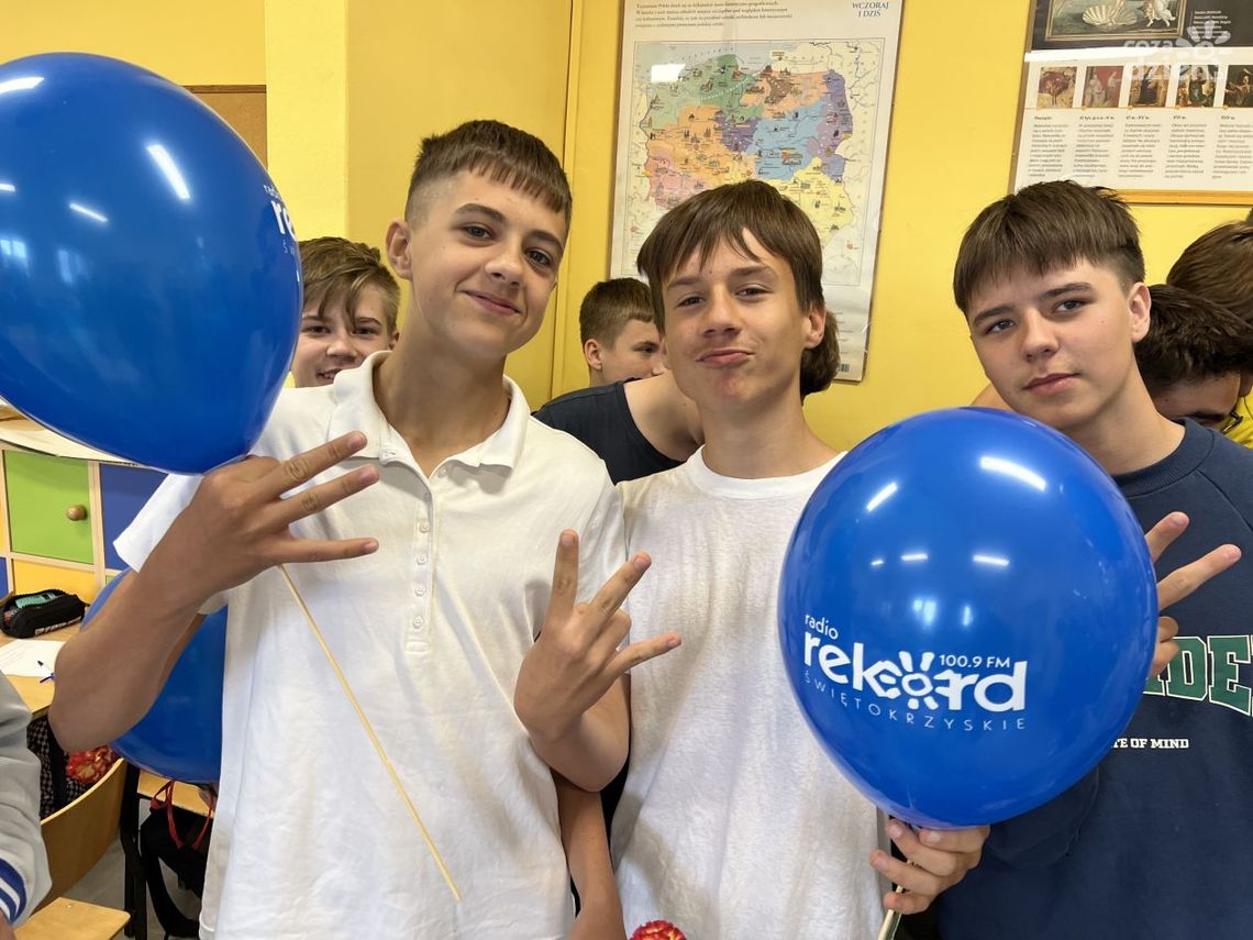 Rekordowa Niespodzianka w PSP nr 3 w Ostrowcu Św. Rekordowa Niespodzianka w PSP nr 3 w Ostrowcu Św.