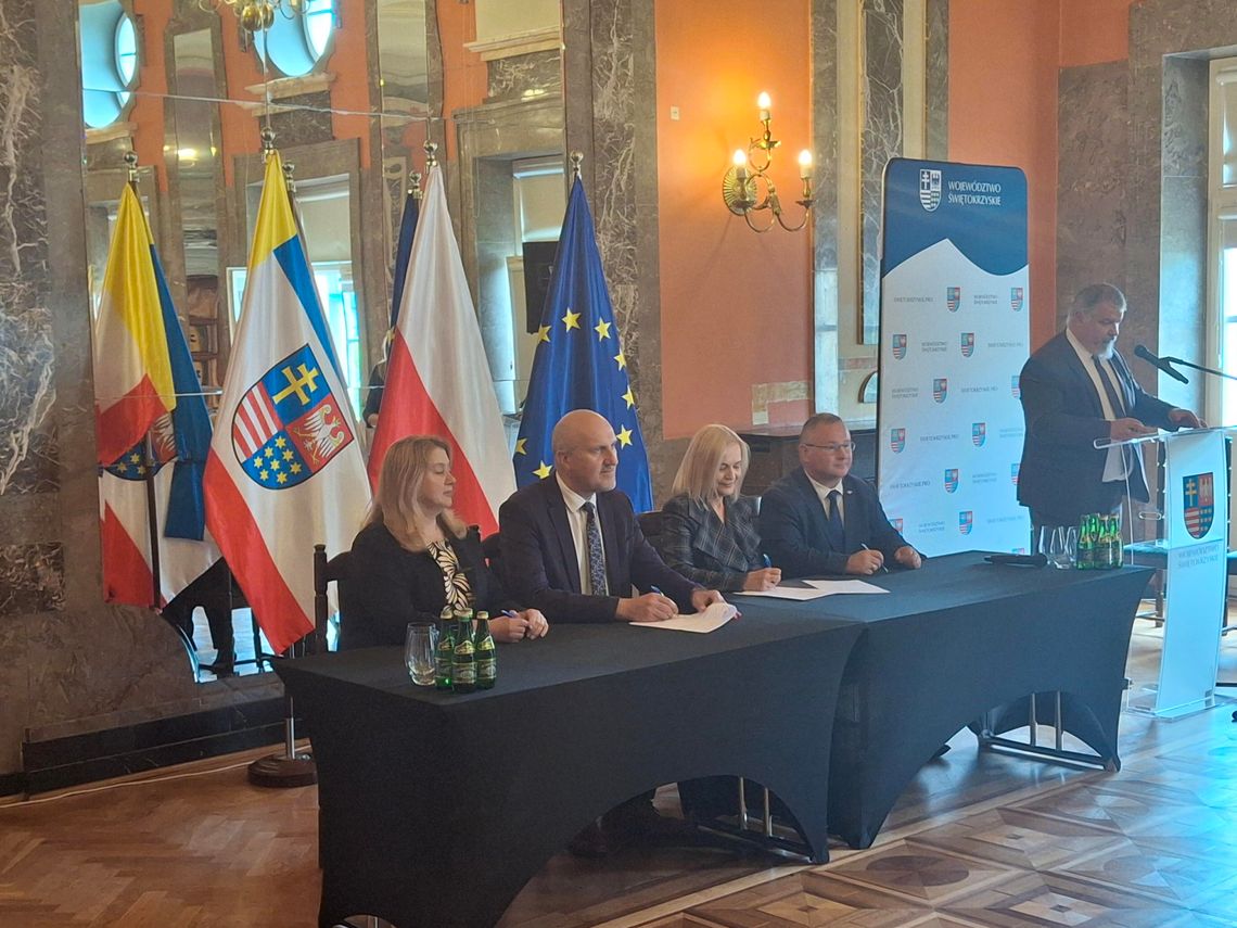 Rekordowe 3 mln zł na drogi dojazdowe do pól. Pierwsze umowy już podpisane Rekordowe 3 mln zł na drogi dojazdowe do pól. Pierwsze umowy już podpisane