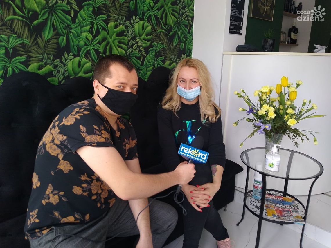 Rekordowe Kulisy Zawodu. Emilia Żak: Nasza fryzura może zdradzać naszą osobowość Rekordowe Kulisy Zawodu. Emilia Żak: Nasza fryzura może zdradzać naszą osobowość