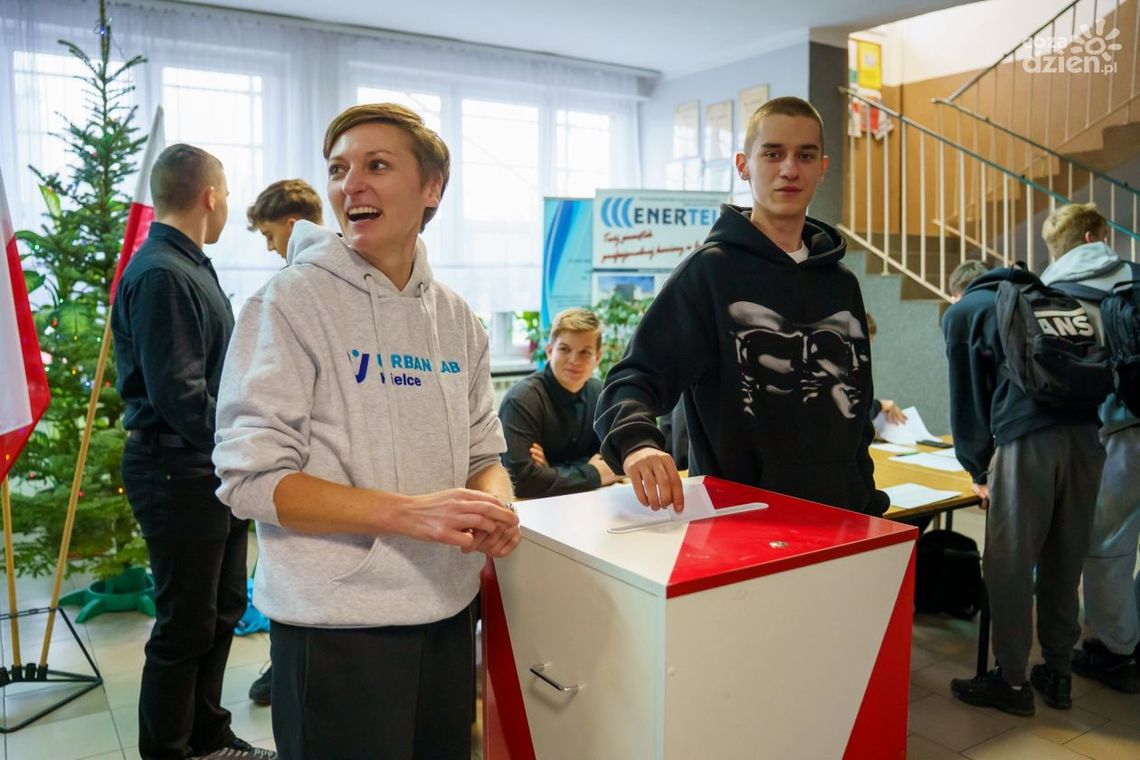 Rekordowe wybory do Młodzieżowej Rady Miasta Kielce. Znamy skład V kadencji Rekordowe wybory do Młodzieżowej Rady Miasta Kielce. Znamy skład V kadencji