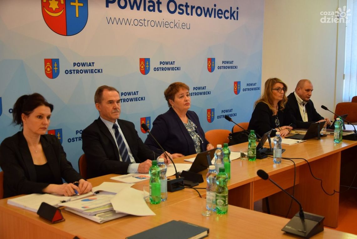 Rekordowe wydatki na oświatę ale i inwestycje drogowe w powiecie ostrowieckim
Rekordowe wydatki na oświatę ale i inwestycje drogowe w powiecie ostrowieckim