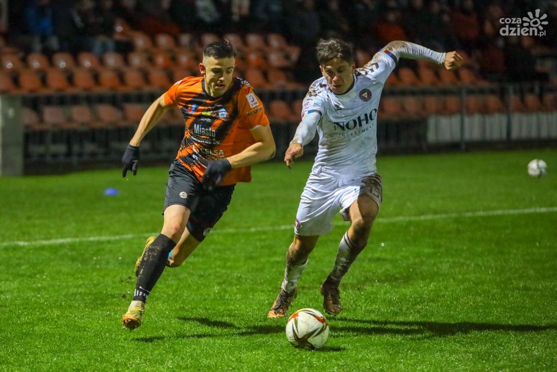 Remis uratowany w doliczonym czasie gry Remis uratowany w doliczonym czasie gry