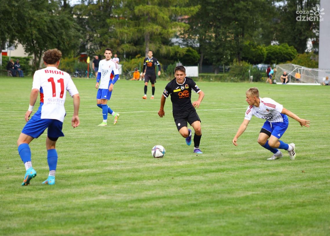 Remis w sparingu KSZO z Bronią Radom Remis w sparingu KSZO z Bronią Radom