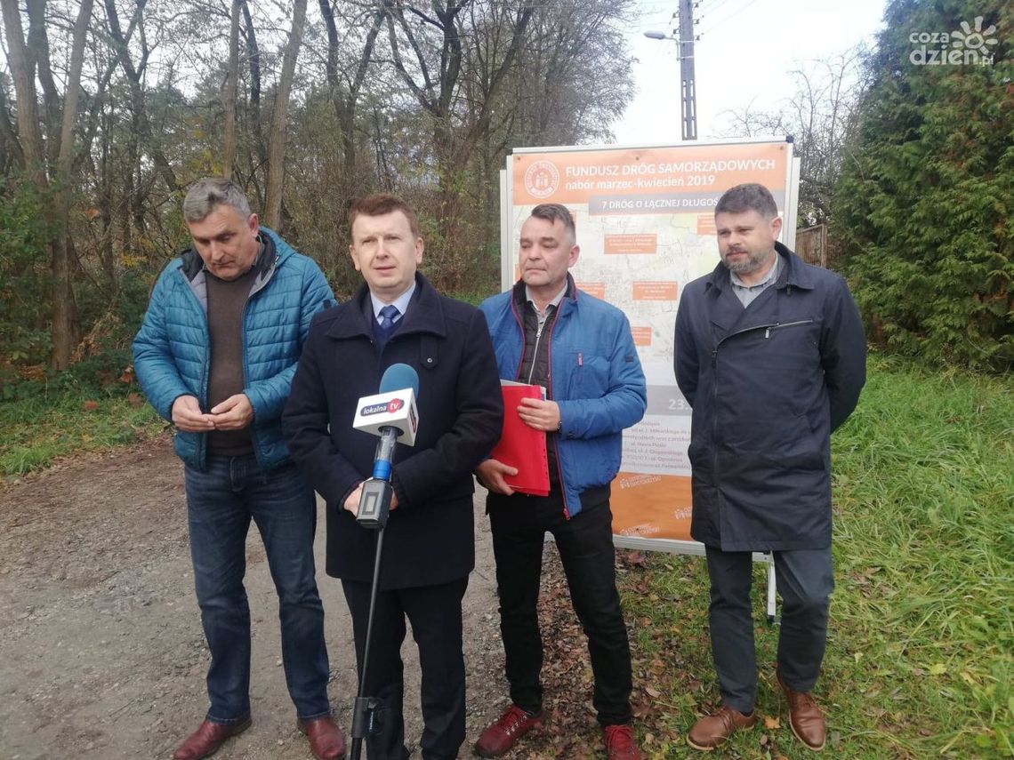 Remont 7 odcinków drogowych - to pierwsza tak duża inwestycja Remont 7 odcinków drogowych - to pierwsza tak duża inwestycja